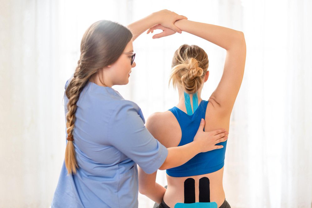 SRM Home Physiotherapy specialist helping patient